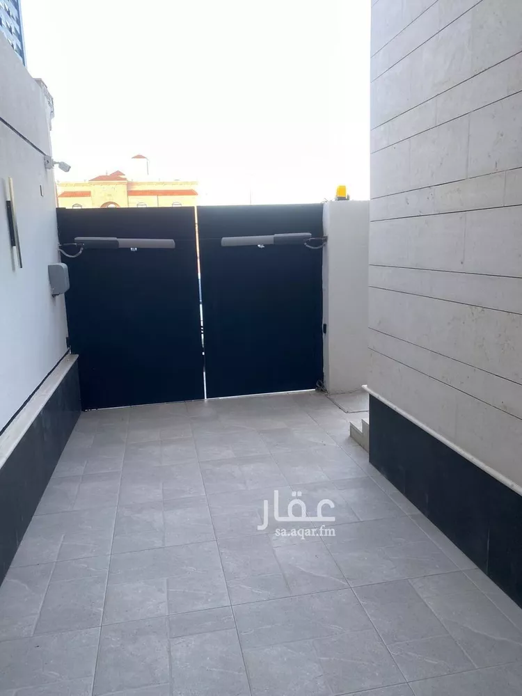 فيلا للبيع في شارع يحيى بن ابي طالب, حي الدفاع, مدينة المدينة المنورة, منطقة المدينة المنورة صورة 4