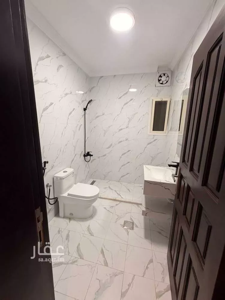 عمارة للإيجار في شارع عبدالرحمن ابن غنام, حي البوادي, مدينة جدة, منطقة مكة المكرمة 1 صورة