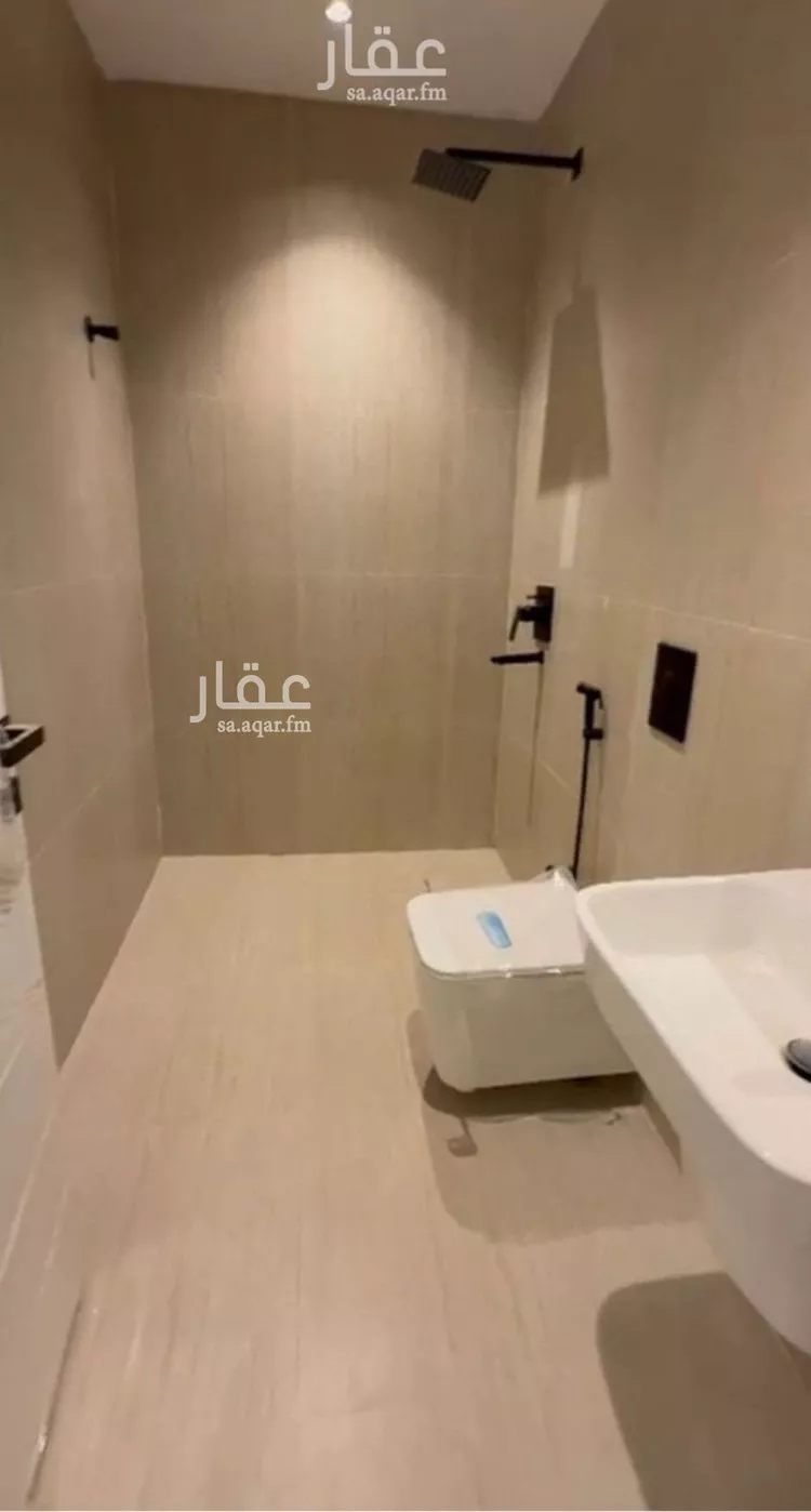 فيلا للإيجار في شارع يوسف اللخمي, حي الرمال, مدينة الرياض, منطقة الرياض صورة 2