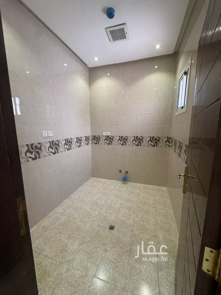 مكتب تجاري للإيجار في شارع عبادة بن الصامت, حي الروضة, مدينة الرياض, منطقة الرياض صورة 5
