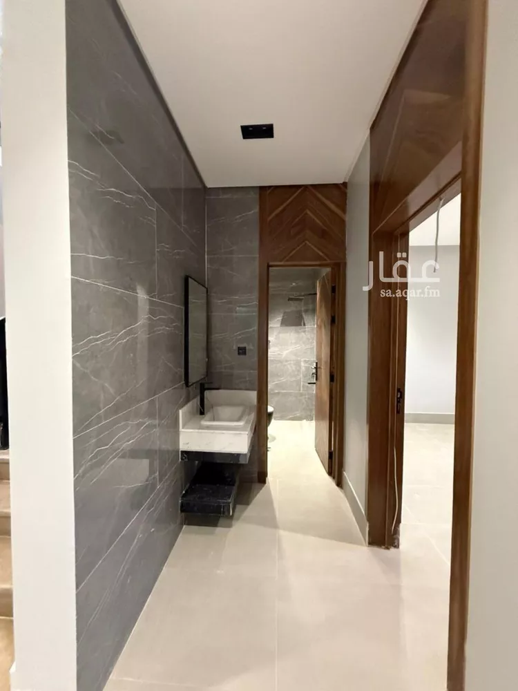 فيلا للبيع في شارع ابن سيدة اللغوي, حي عكاظ, مدينة الرياض, منطقة الرياض صورة 5