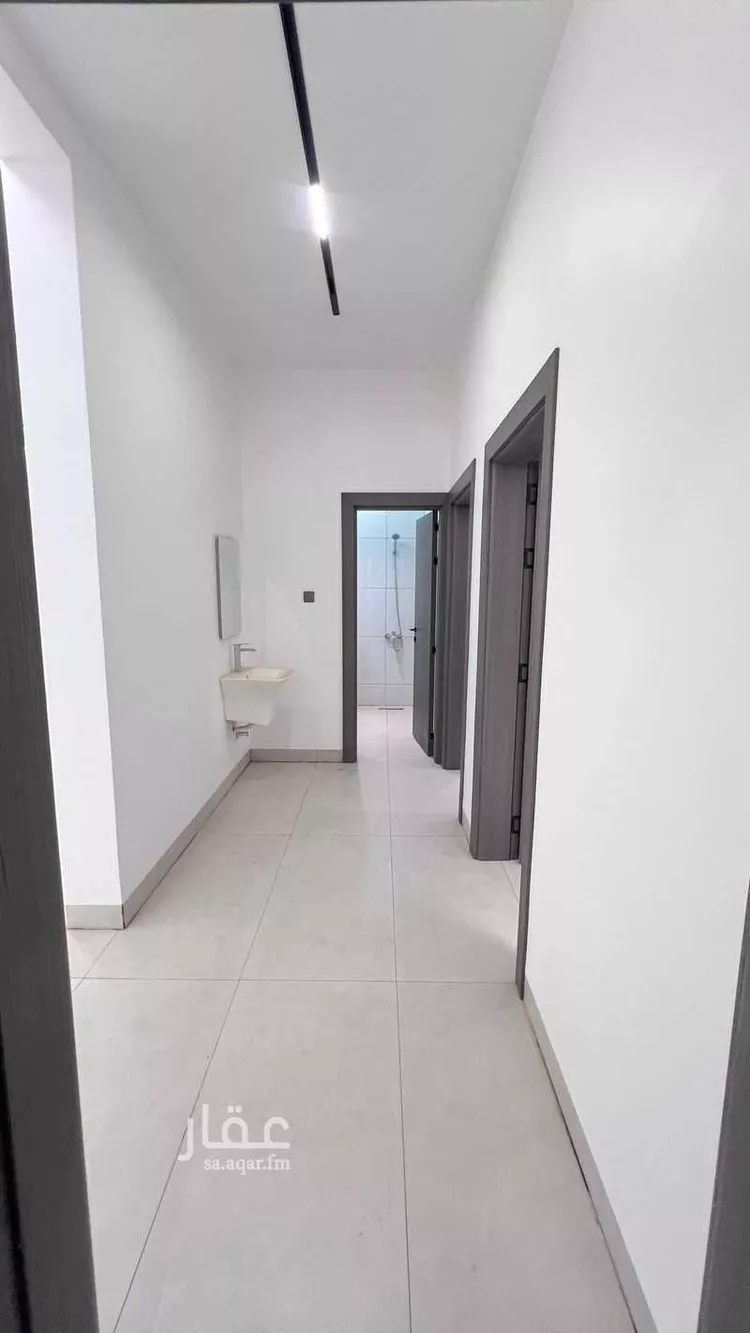 Floor for Sale in Riyadh Al Malaz 7