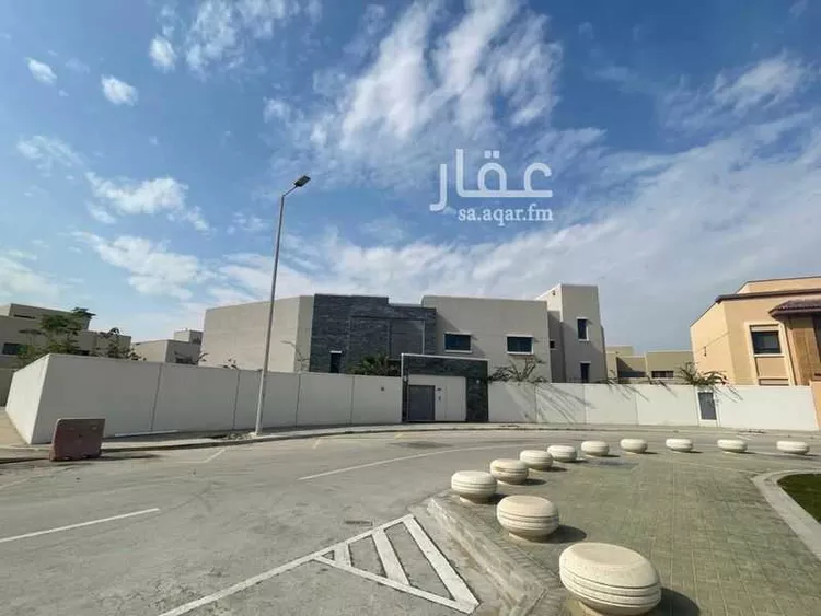 فيلا للبيع في شارع شارع ام الدار, مدينة الظهران, المنطقة الشرقية