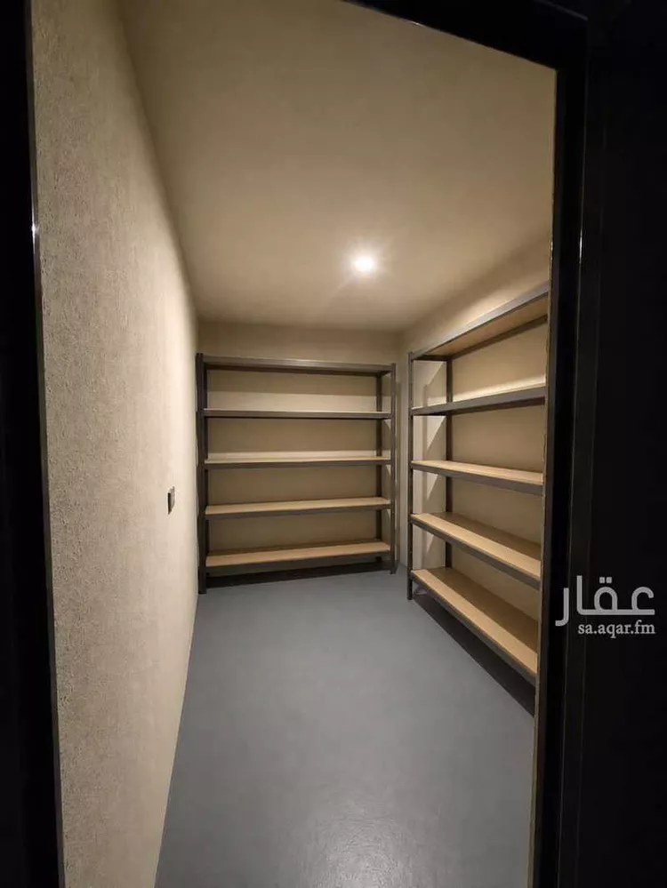 مستودع للإيجار في حي الحمراء, مدينة الخبر, المنطقة الشرقية