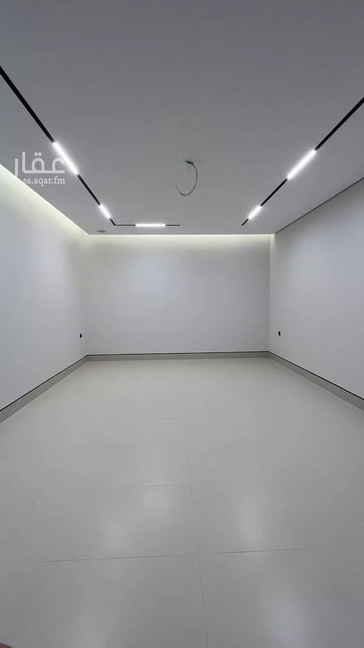 فيلا للبيع في شارع أبي الحسن الأسفرائيني, حي المهدية, مدينة الرياض, منطقة الرياض 19