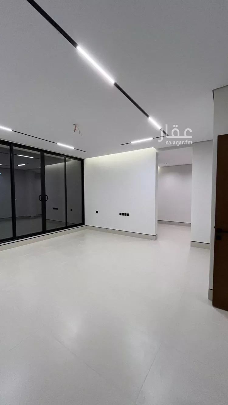 فيلا للبيع في شارع أبي الحسن الأسفرائيني, حي المهدية, مدينة الرياض, منطقة الرياض 11