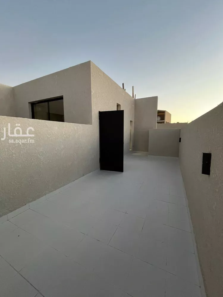 فيلا للبيع في شارع أحمد بن الحسن الأنصاري, حي المهدية, مدينة الرياض, منطقة الرياض 8