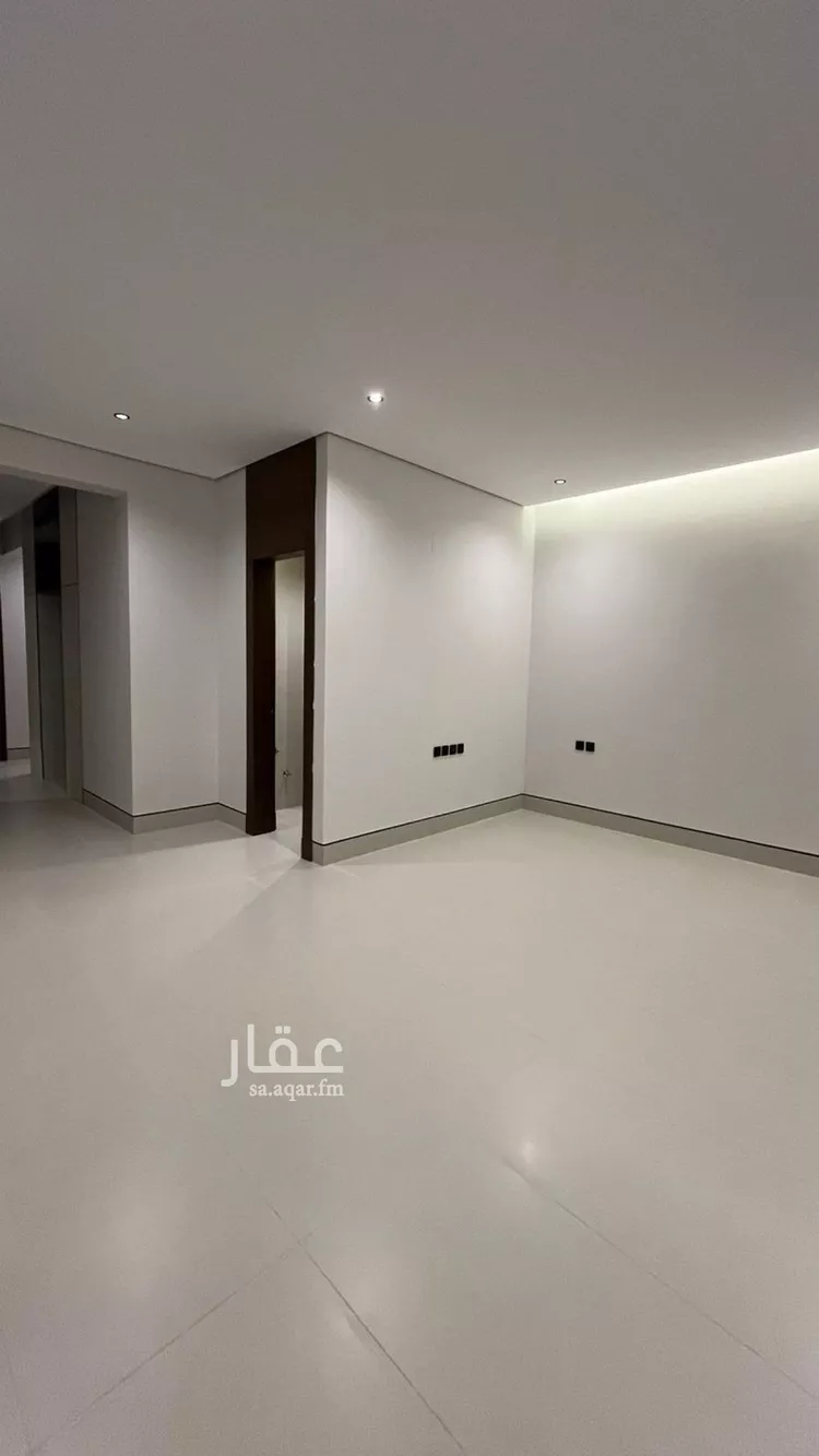 فيلا للبيع في شارع أبي الحسن الأسفرائيني, حي المهدية, مدينة الرياض, منطقة الرياض صورة 4