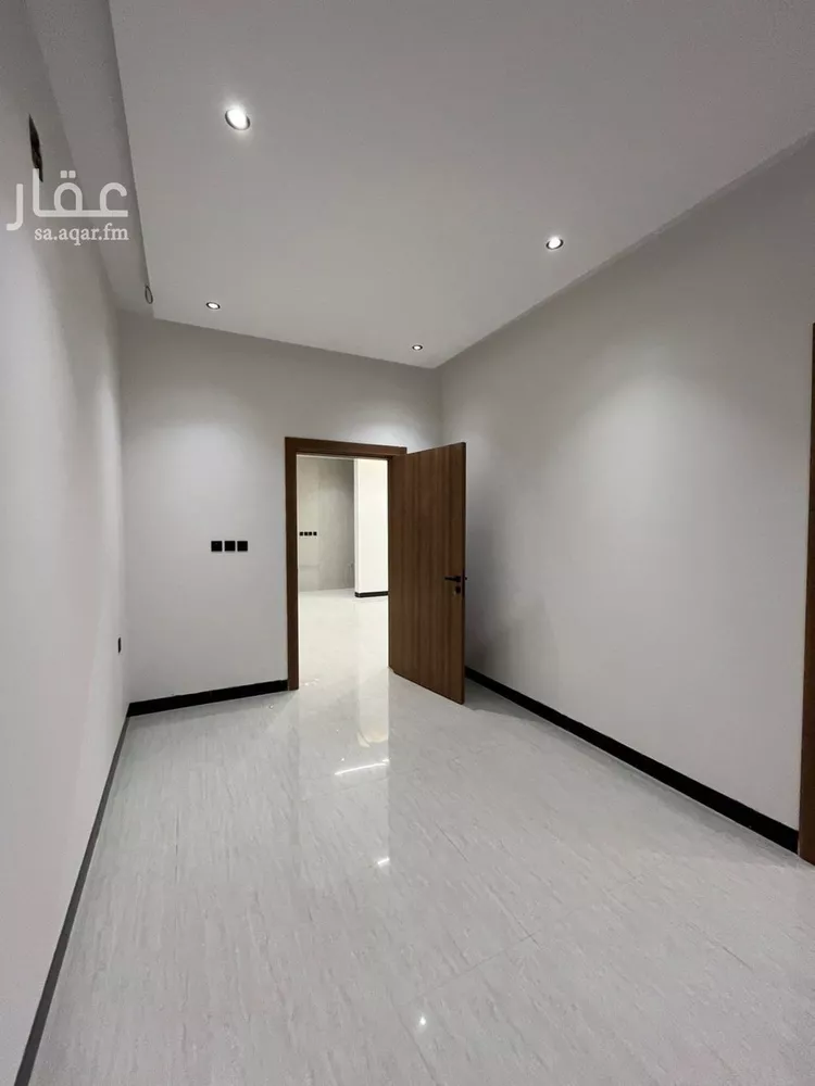 فيلا للبيع في شارع أحمد بن الحسن الأنصاري, حي المهدية, مدينة الرياض, منطقة الرياض 23