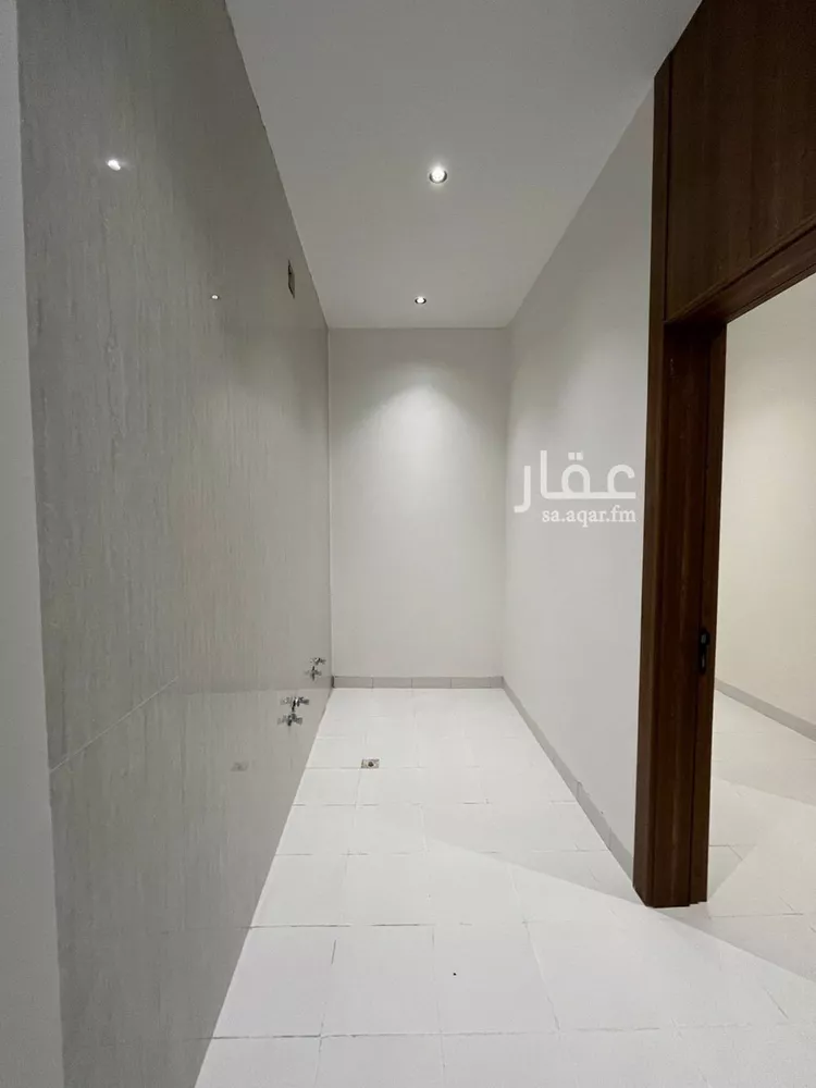 فيلا للبيع في شارع أحمد بن الحسن الأنصاري, حي المهدية, مدينة الرياض, منطقة الرياض صورة 5