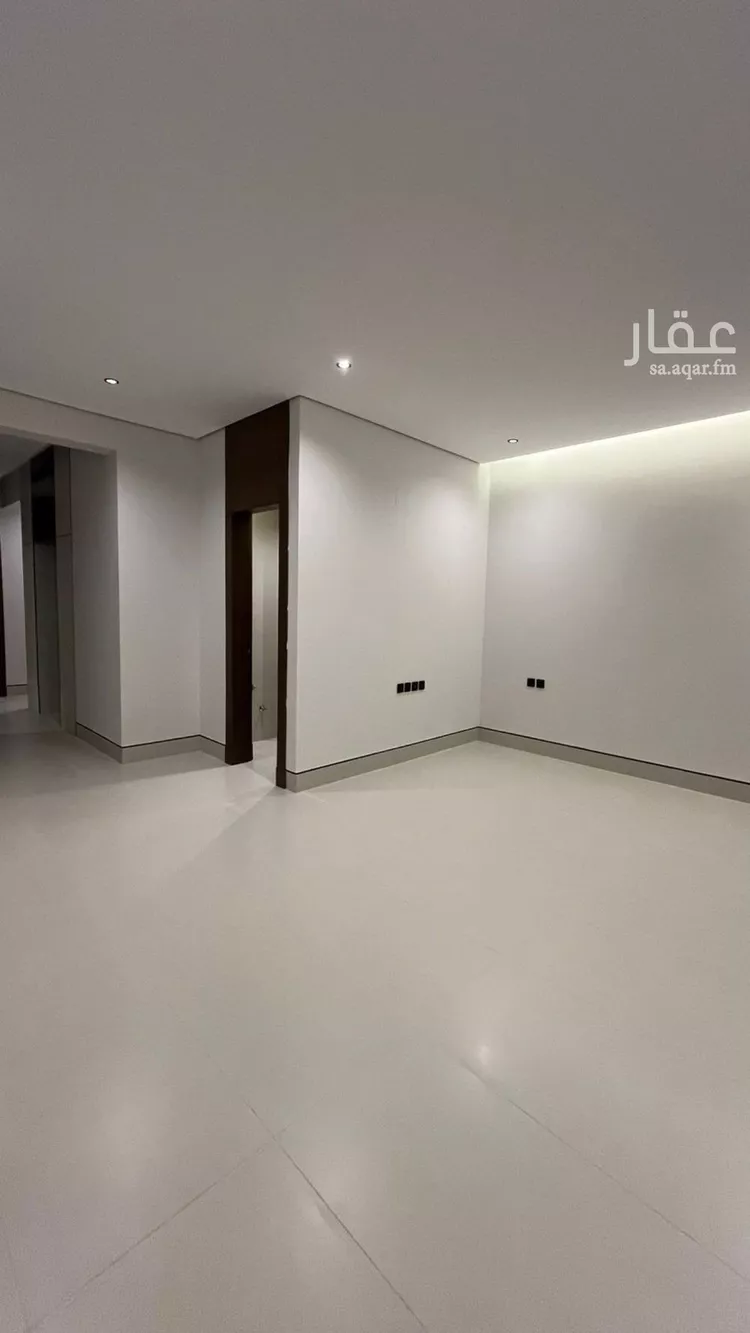 فيلا للبيع في شارع أحمد بن نبهان الحافظ, حي المهدية, مدينة الرياض, منطقة الرياض صورة 5