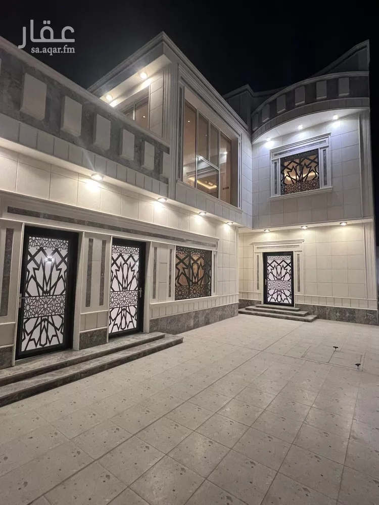 فيلا للبيع في شارع المقداد بن عمرو, حي الشراع, مدينة الخبر, المنطقة الشرقية
