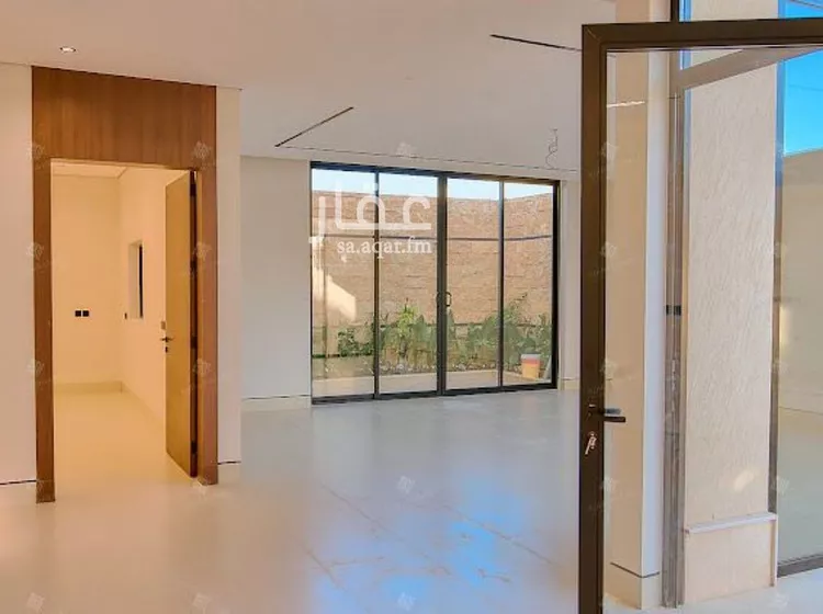 فيلا للبيع في شارع أبي القاسم الزجاجي, حي المهدية, مدينة الرياض, منطقة الرياض صورة 3