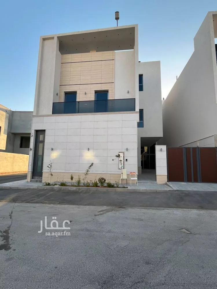Villa for Sale in Riyadh Al Mahdiyah 1 صورة