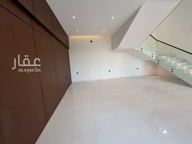 فيلا للبيع في شارع أحمد بن نبهان الحافظ, حي المهدية, مدينة الرياض, منطقة الرياض صورة 5