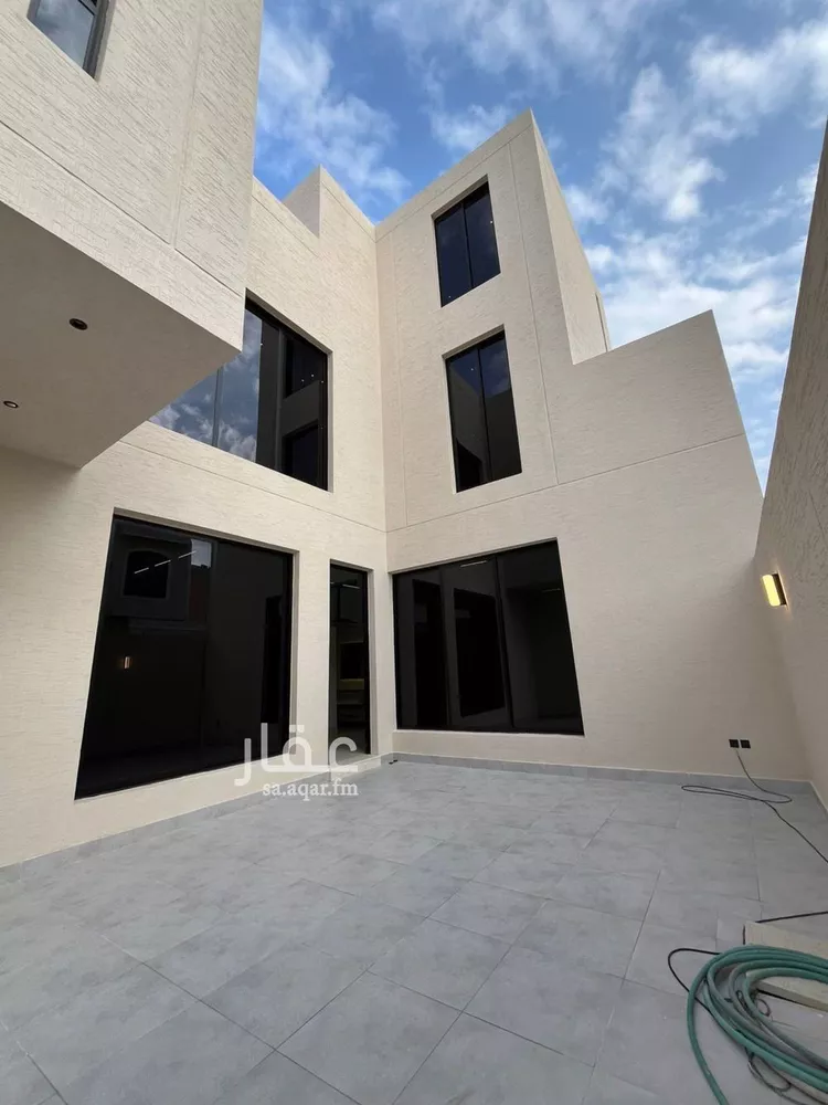 Villa for Sale in Riyadh Al Mahdiyah 14