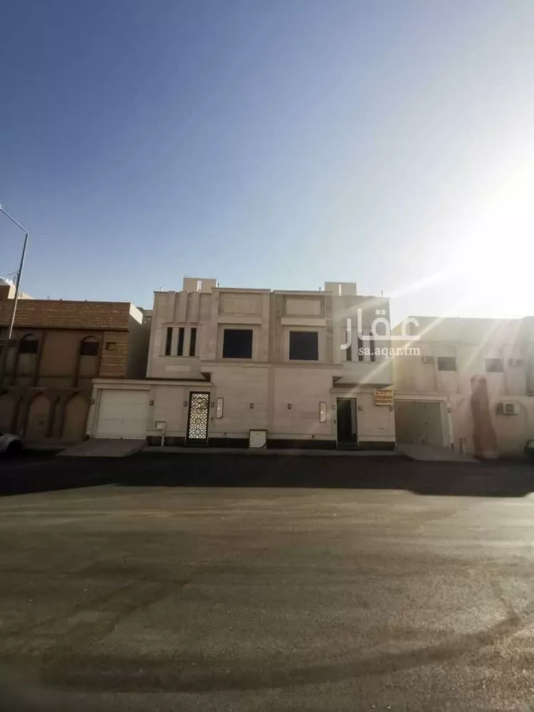 فيلا للبيع في شارع محمد بن مقرن, حي العريجاء الأوسط, مدينة الرياض, منطقة الرياض