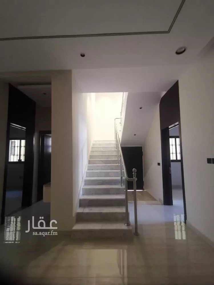 فيلا للبيع في شارع محمد بن مقرن, حي العريجاء الأوسط, مدينة الرياض, منطقة الرياض 9
