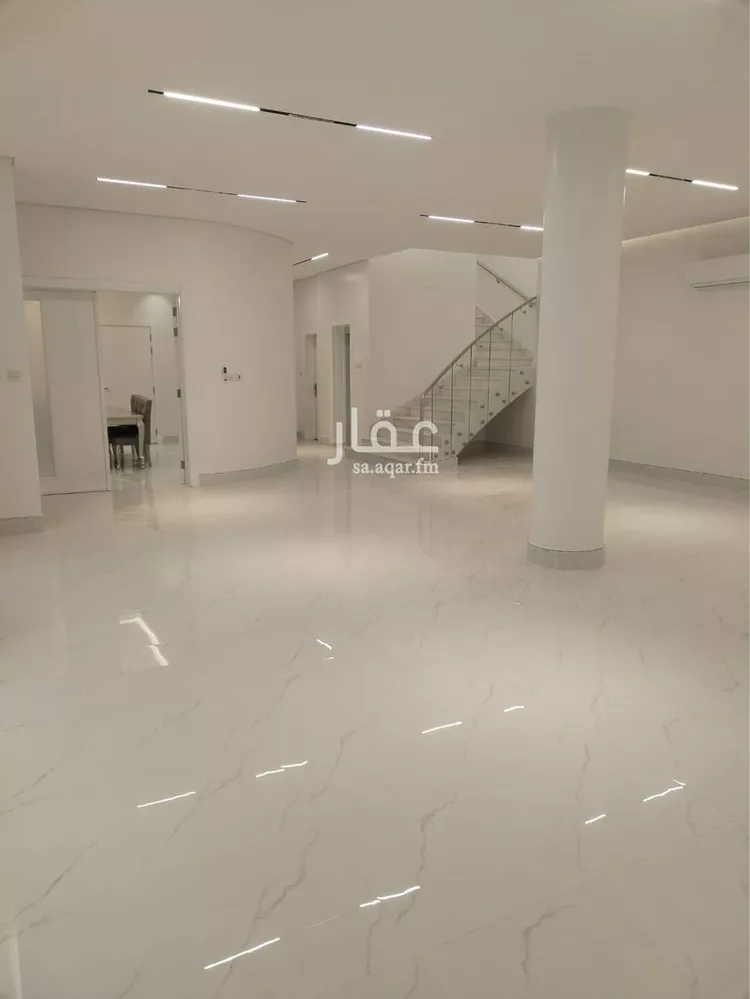 فيلا للبيع في شارع عبدالعزيز بن سبيل, حي العارض, مدينة الرياض, منطقة الرياض صورة 3