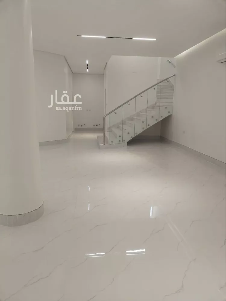 فيلا للبيع في شارع عبدالعزيز بن سبيل, حي العارض, مدينة الرياض, منطقة الرياض صورة 2