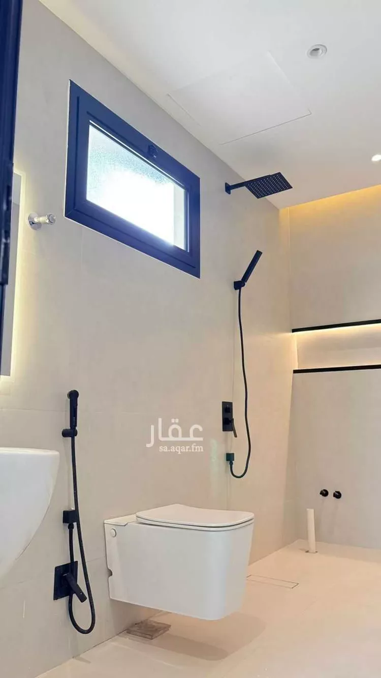 فيلا للبيع في شارع عبدالله بن حنبل, حي المهدية, مدينة الرياض, منطقة الرياض 11