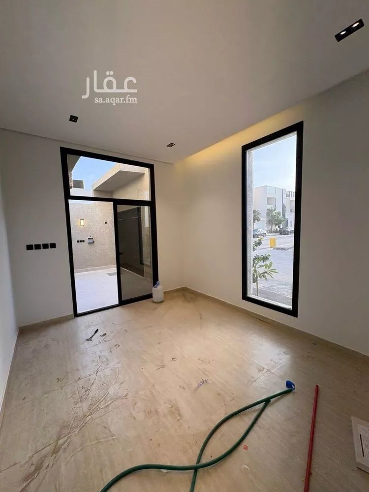 فيلا للبيع في شارع يحيى بن جزلة, حي المهدية, مدينة الرياض, منطقة الرياض صورة 5