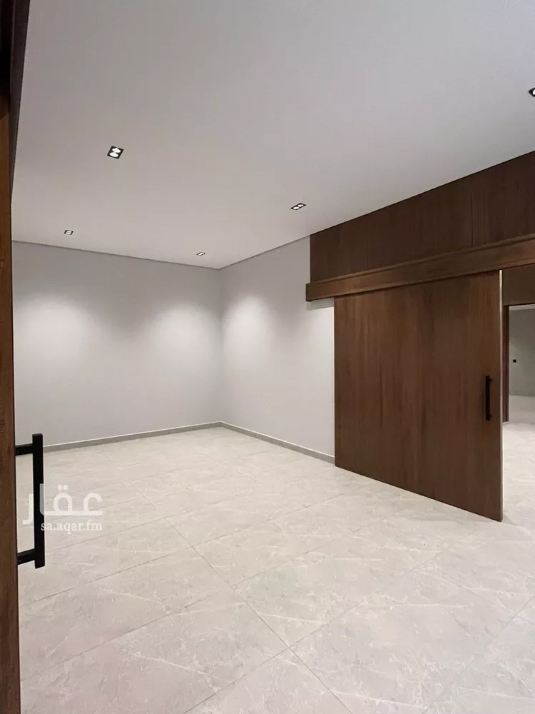 فيلا للبيع في شارع عمير بن سنان بن عرفطة, حي المهدية, مدينة الرياض, منطقة الرياض صورة 4