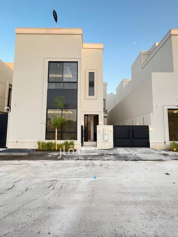 فيلا للبيع في شارع عبدالله النحوي, حي المهدية, مدينة الرياض, منطقة الرياض صورة 2