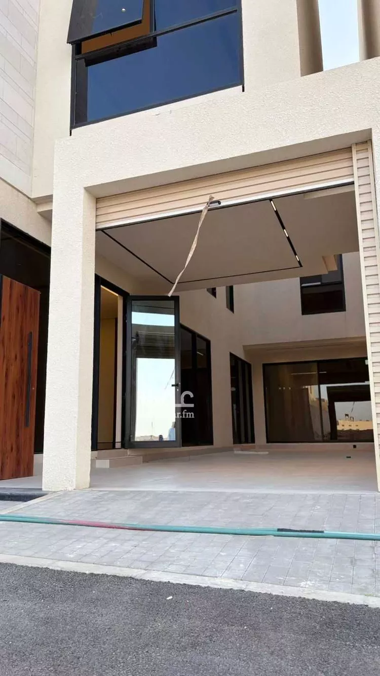 فيلا للبيع في شارع عبدالله أبابطين, حي المهدية, مدينة الرياض, منطقة الرياض 15