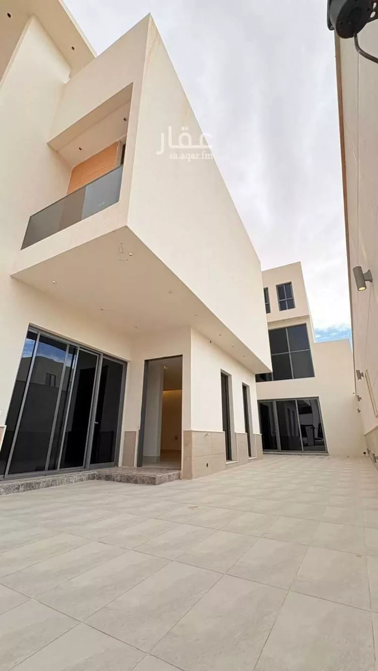 فيلا للبيع في شارع أحمد بن قطرب, حي المهدية, مدينة الرياض, منطقة الرياض صورة 3