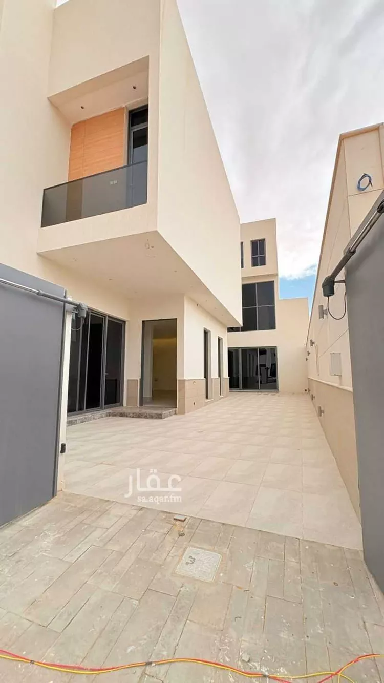 فيلا للبيع في شارع أحمد بن قطرب, حي المهدية, مدينة الرياض, منطقة الرياض صورة 4