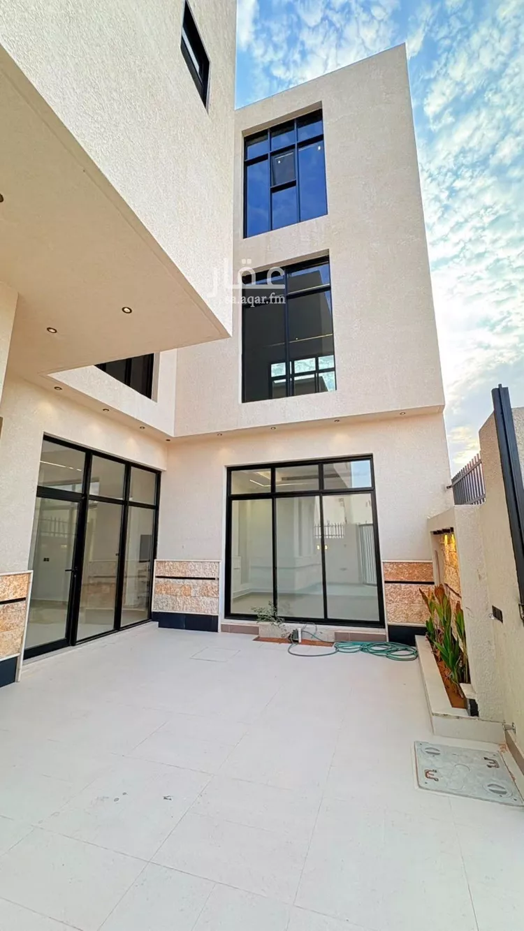 Villa for Sale in Riyadh Al Mahdiyah صورة 2