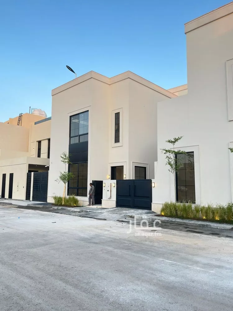 فيلا للبيع في شارع عبدالله النحوي, حي المهدية, مدينة الرياض, منطقة الرياض صورة 3