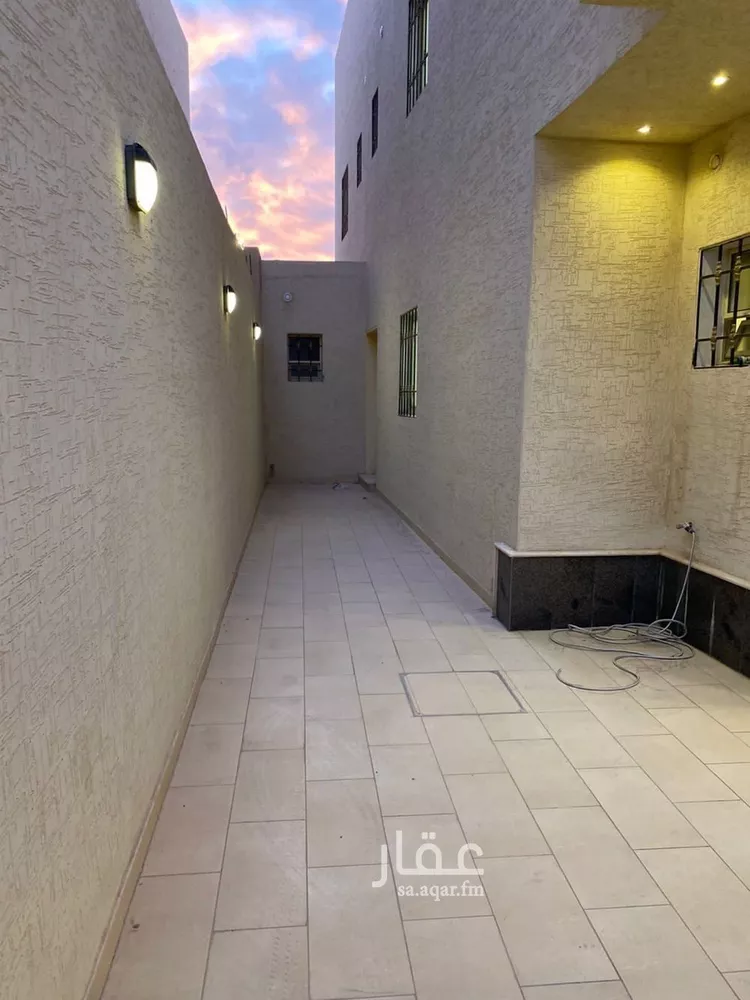 فيلا للبيع في شارع القاض بن العربي, حي المهدية, مدينة الرياض, منطقة الرياض صورة 3