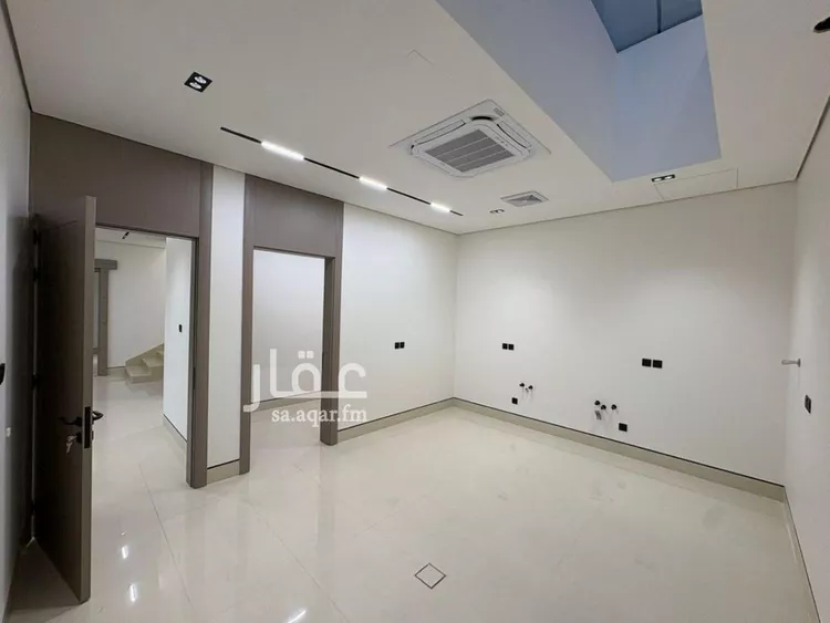 فيلا للبيع في شارع عمير بن سنان بن عرفطة, حي المهدية, مدينة الرياض, منطقة الرياض صورة 2