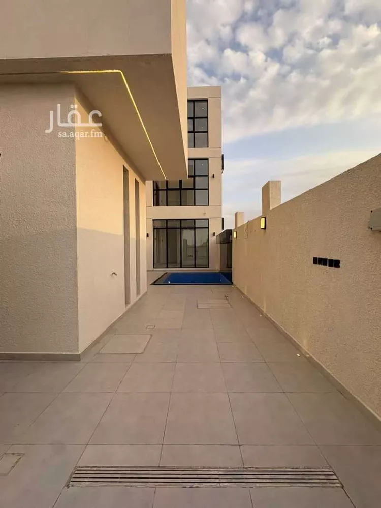 فيلا للبيع في شارع علي ابن حسن الشويطر, حي المهدية, مدينة الرياض, منطقة الرياض 14