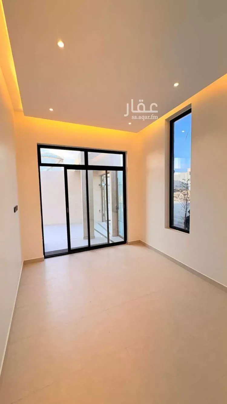 فيلا للبيع في شارع عبدالله بن حنبل, حي المهدية, مدينة الرياض, منطقة الرياض 7