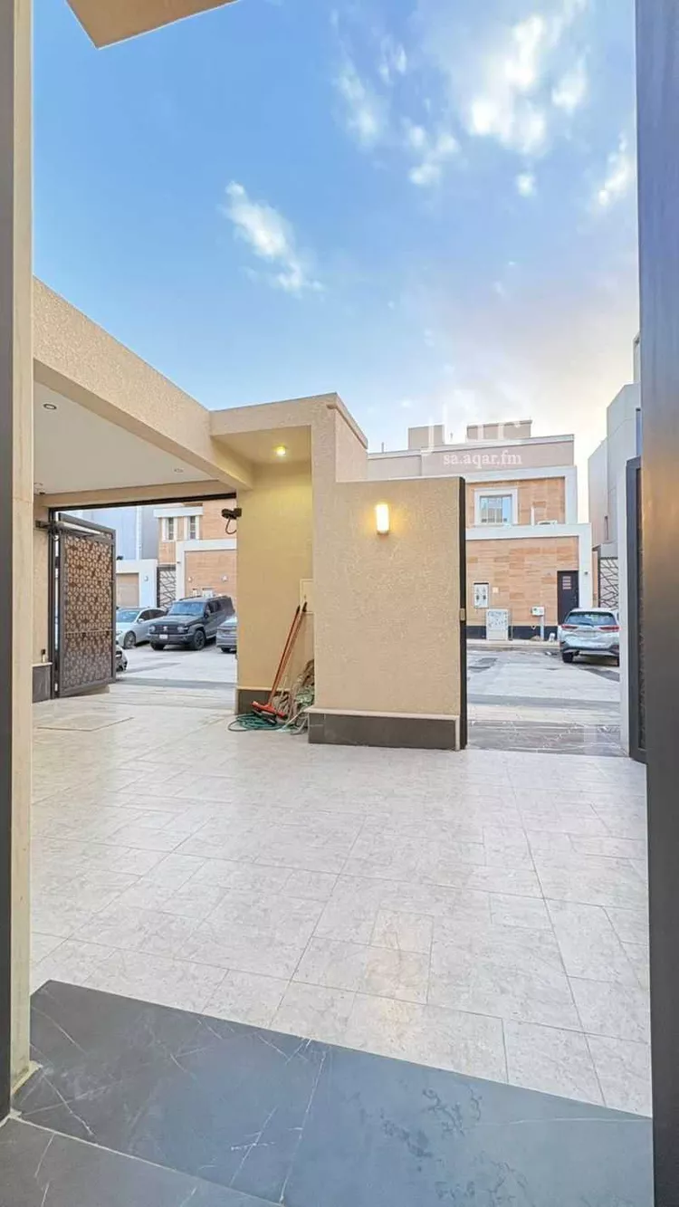 فيلا للبيع في شارع أحمد بن قطرب, حي المهدية, مدينة الرياض, منطقة الرياض صورة 4