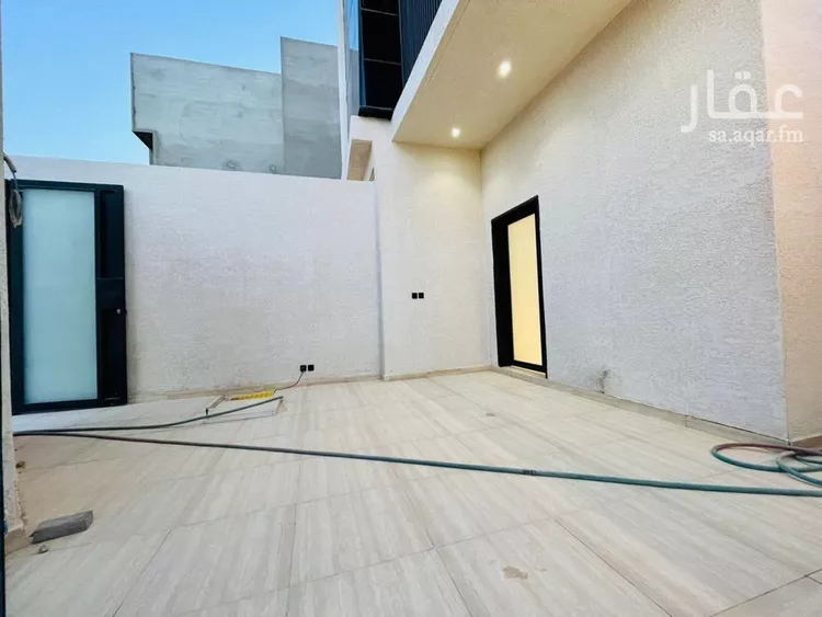 دور للبيع في شارع علي بن حسين , حي المرجان, مدينة الرياض, منطقة الرياض صورة 2