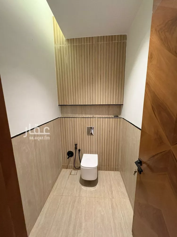 فيلا للبيع في شارع أحمد بن قطرب, حي المهدية, مدينة الرياض, منطقة الرياض صورة 3