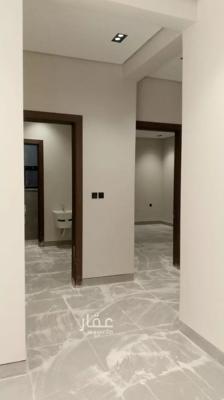 دور للبيع في شارع العطوف, حي إشبيلية, مدينة الرياض, منطقة الرياض صورة 3