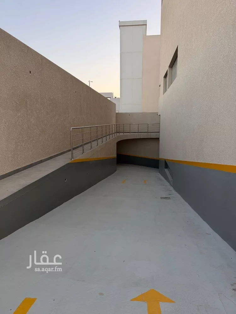 مكتب تجاري للإيجار في شارع الأمير خالد بن بندر بن عبدالعزيز, حي العارض, مدينة الرياض, منطقة الرياض 11