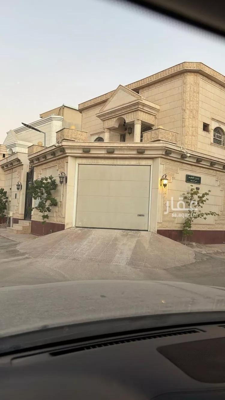 فيلا للبيع في شارع محمد بن المنذر, حي إشبيلية, مدينة الرياض, منطقة الرياض صورة 2