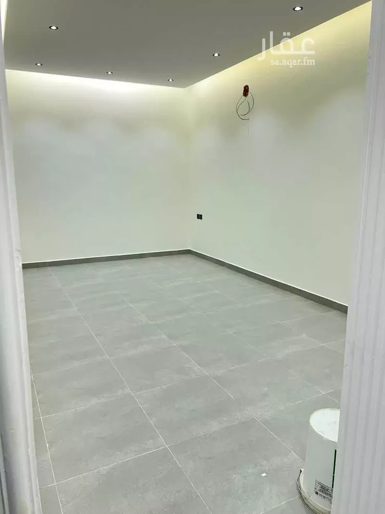 فيلا للبيع في شارع حجر بن يزيد, حي النسيم الغربي, مدينة الرياض, منطقة الرياض صورة 3