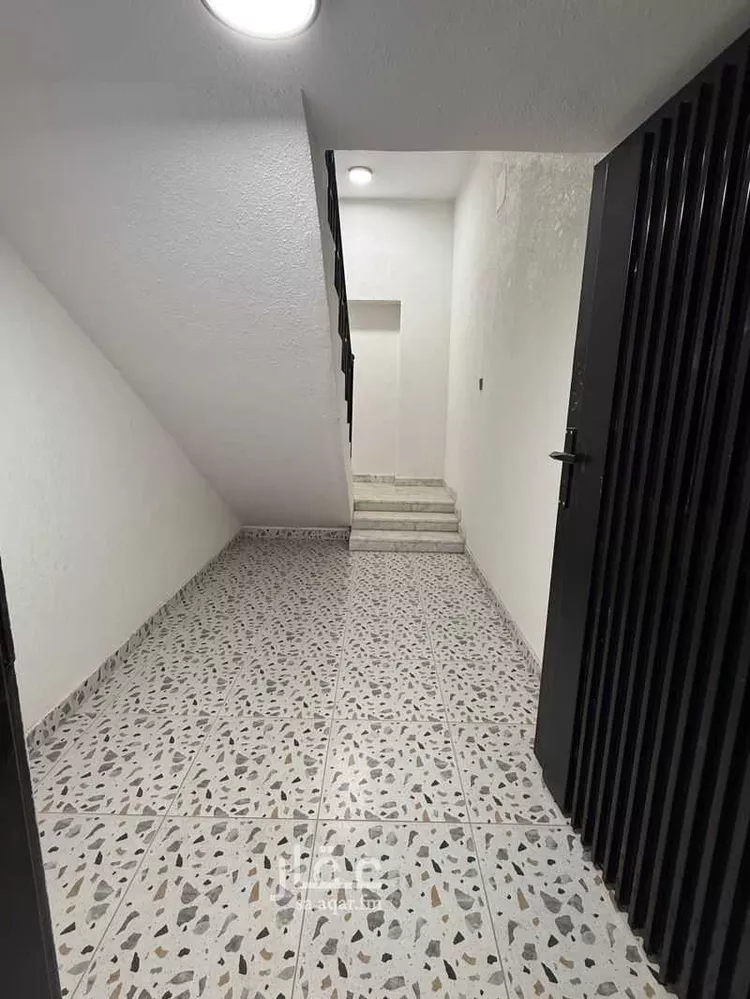 دور للبيع في شارع حجر بن يزيد, حي النسيم الغربي, مدينة الرياض, منطقة الرياض صورة 4