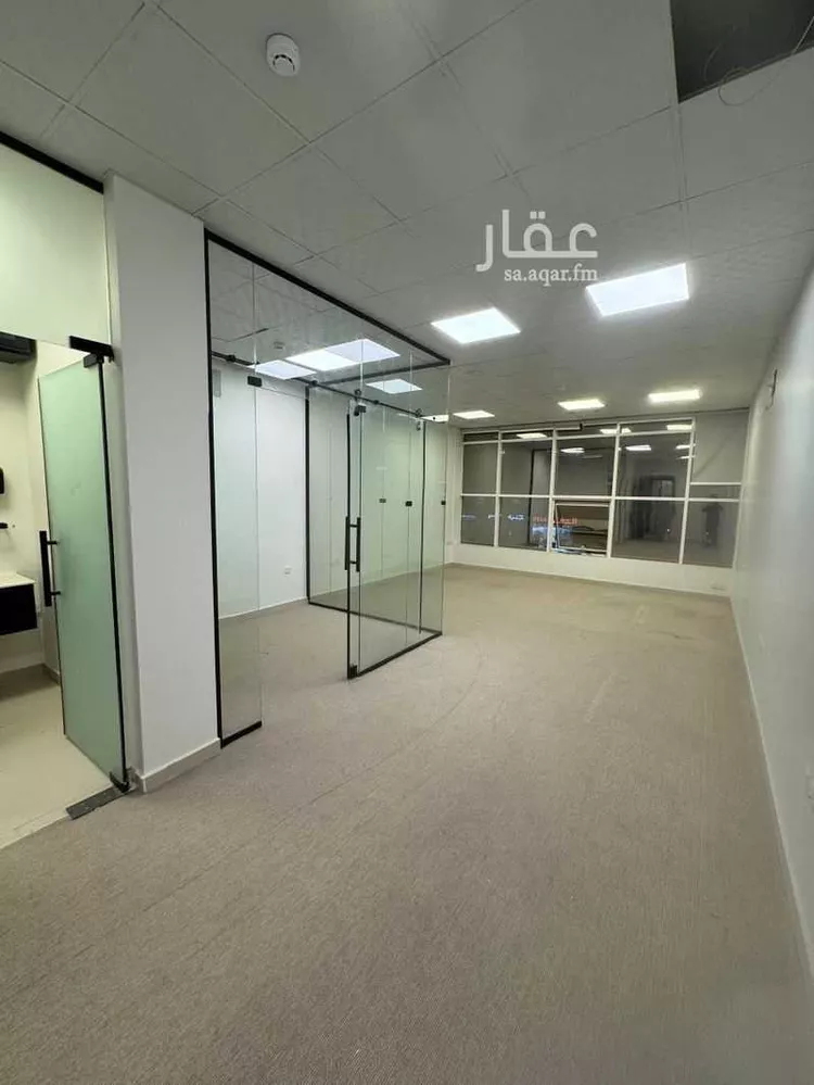 مكتب تجاري للإيجار في شارع طريق الامير محمد بن سعد بن عبد العزيز, حي الملقا, مدينة الرياض, منطقة الرياض صورة 2