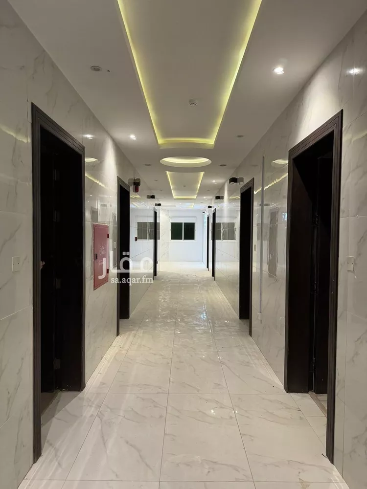 مكتب تجاري للإيجار في شارع طريق الامير محمد بن سعد بن عبد العزيز, حي الملقا, مدينة الرياض, منطقة الرياض صورة 2