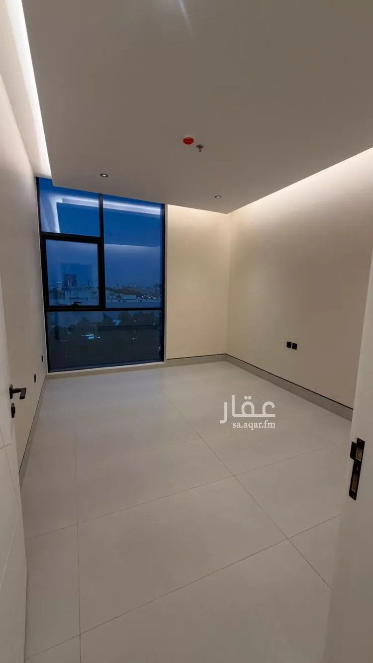 شقة للبيع في شارع الأمير أحمد بن عبدالعزيز, حي الملك فهد, مدينة الرياض, منطقة الرياض صورة 2