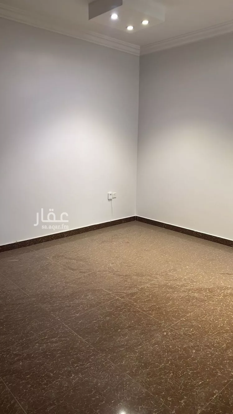 Floor for Rent in Riyadh Al Arid 6