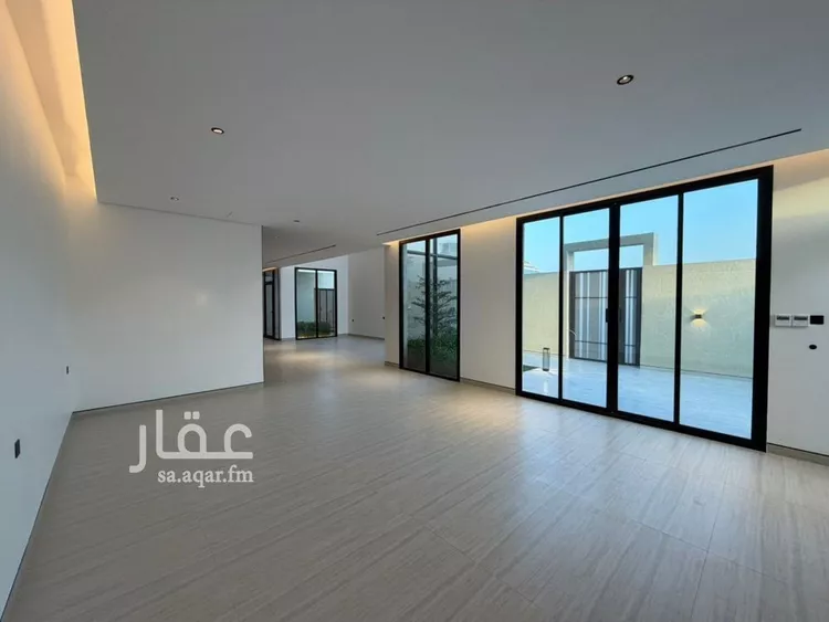 فيلا للبيع في شارع مساعد بن أحمد السديري, حي العارض, مدينة الرياض, منطقة الرياض 1 صورة